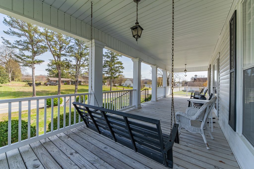 317 N Main St, Cornersville