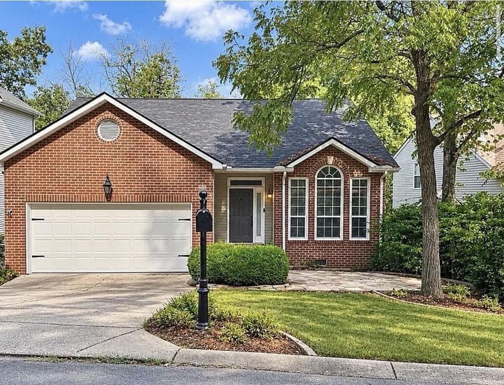 933 S Woodstone Ln, Nashville