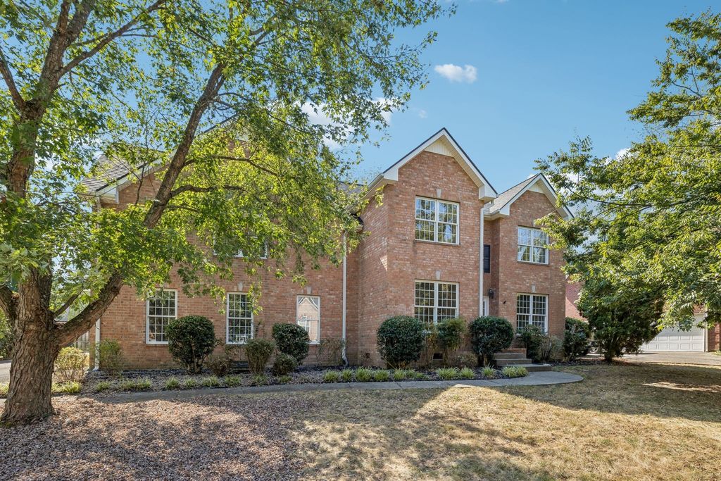 112 Crooked Creek Ln, Hendersonville
