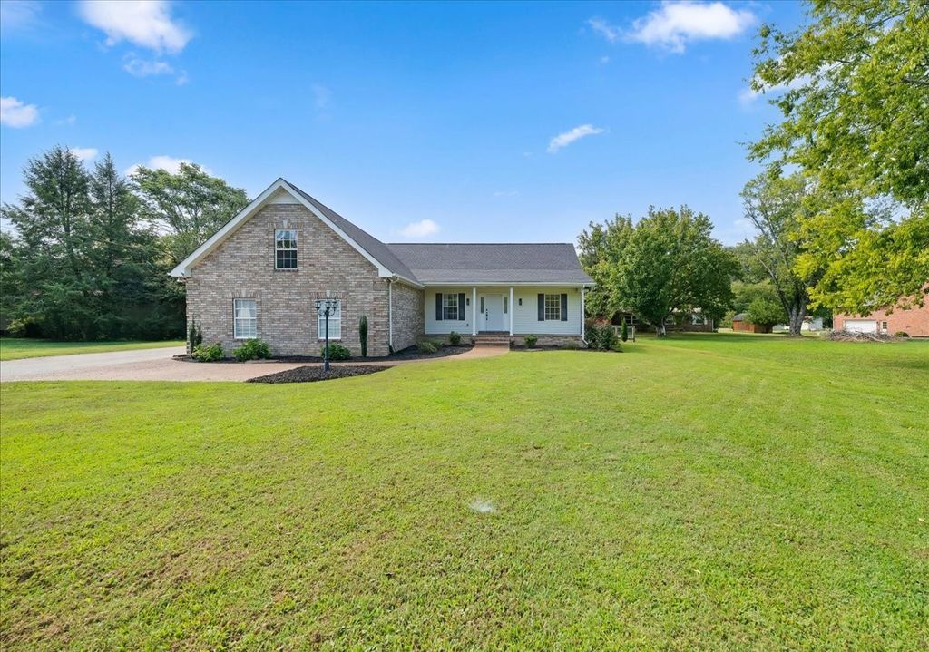 3011 Tyree Springs Rd, Hendersonville