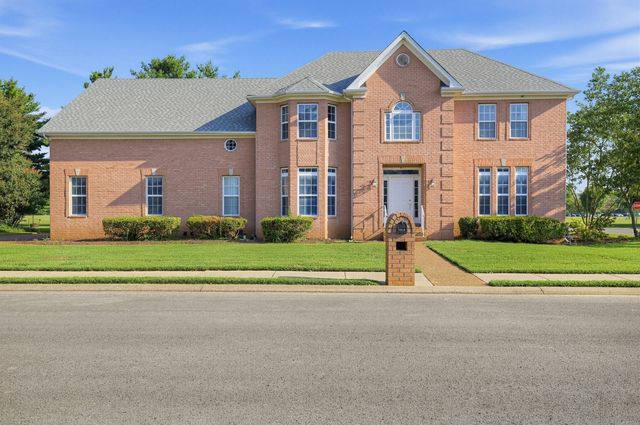 2326 Amber Glen Dr, Murfreesboro