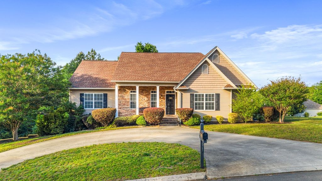 100 Brook Hollow Dr Se, Cleveland