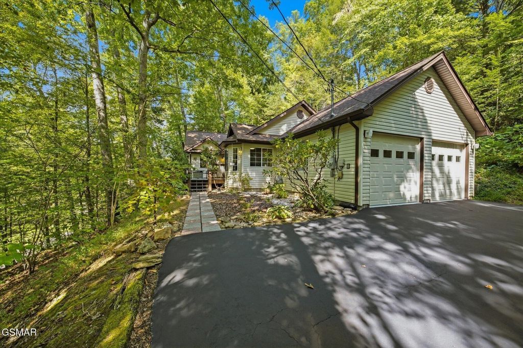 688 Ownby Drive, Gatlinburg