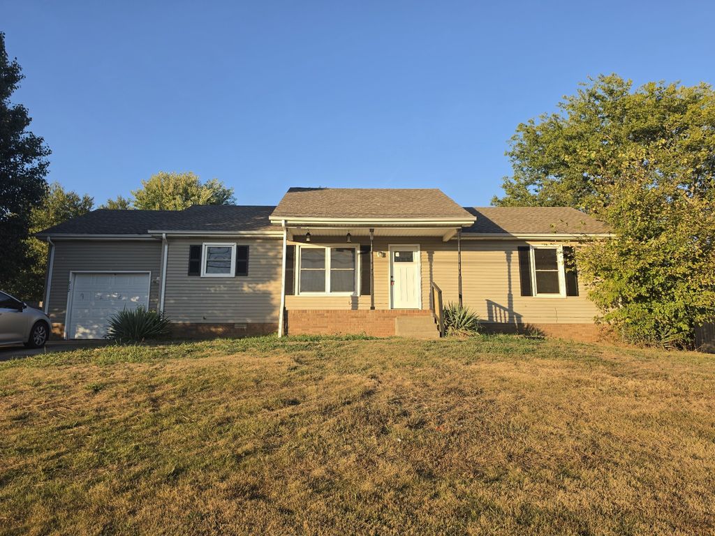 912 Hugh Hunter Rd, Oak Grove