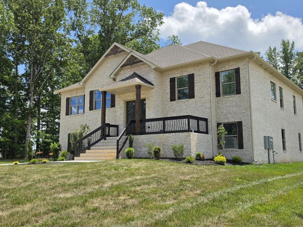 1280 Reda Dr, Clarksville