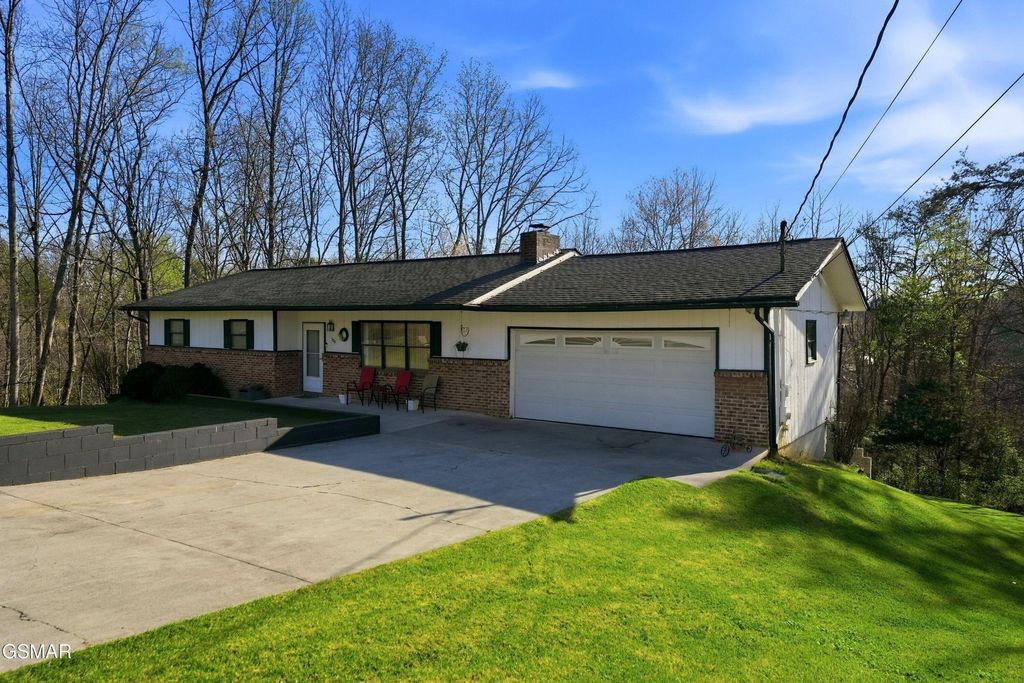 728 Schneider Lane, Sevierville