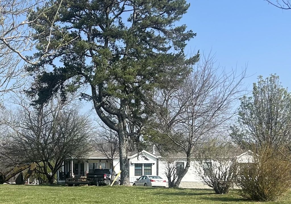 792 Brewer Rd, Crossville