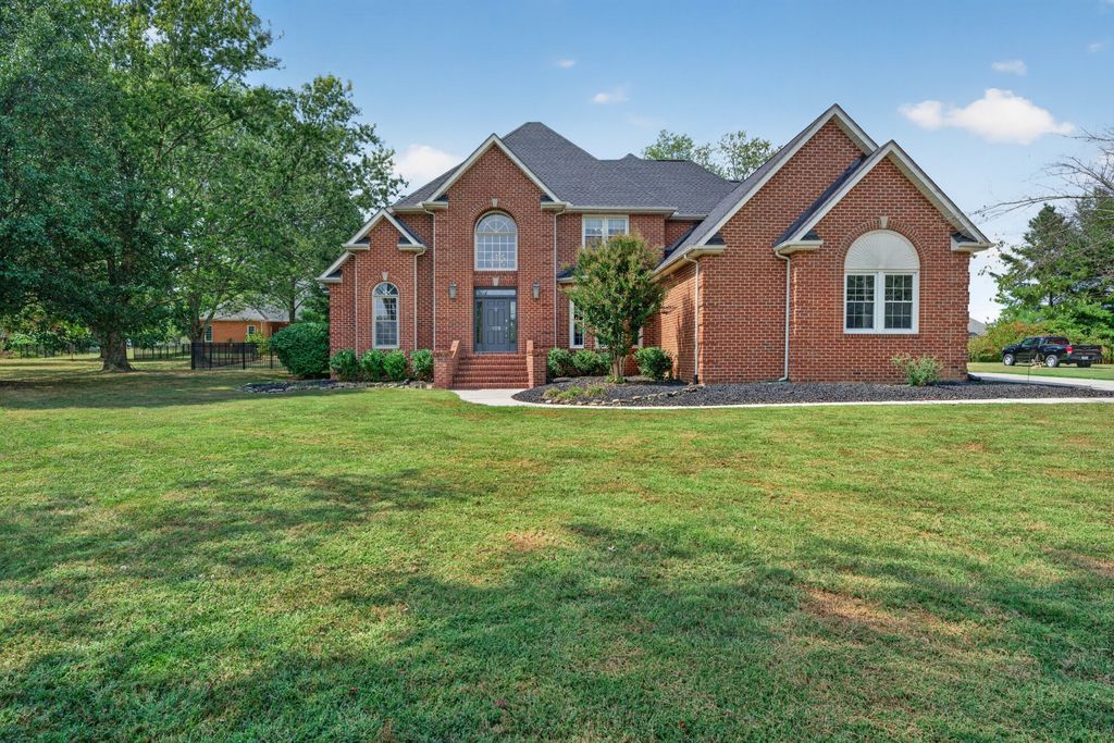 105 Fairways Blvd N, Tullahoma