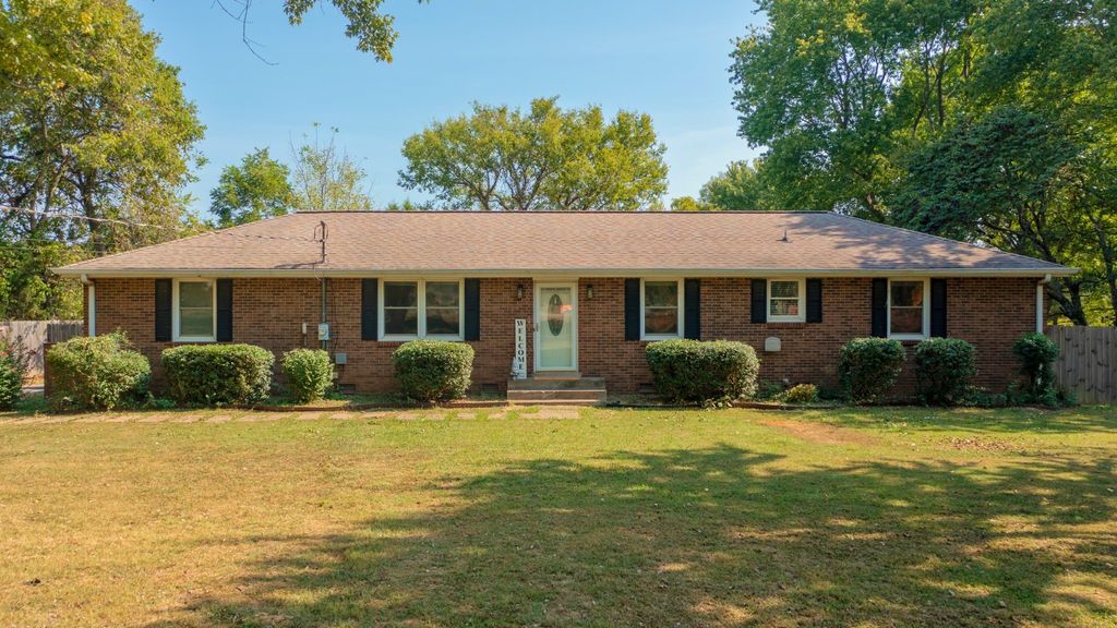 1423 Sparta Pike, Lebanon