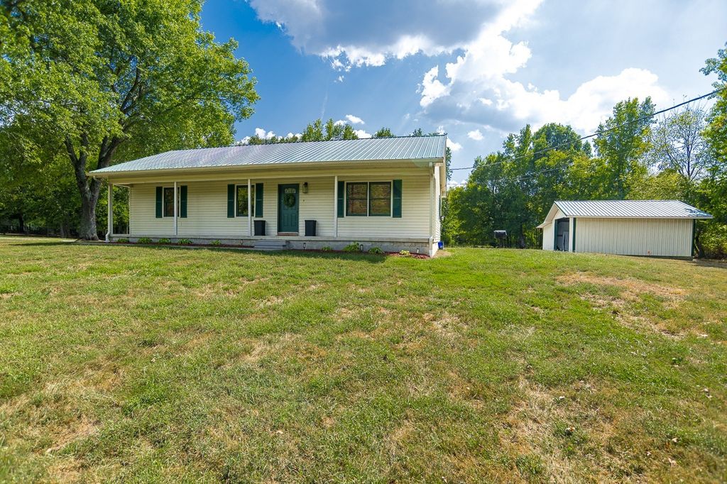 373 Snell Rd, Shelbyville