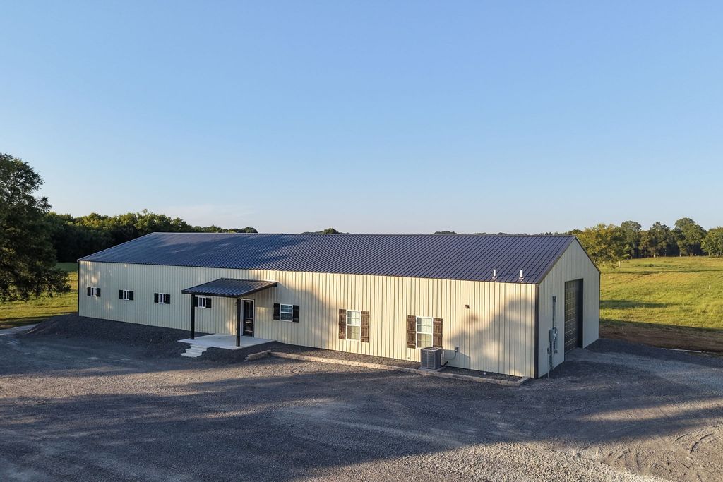 1024 Highway 64 W, Shelbyville