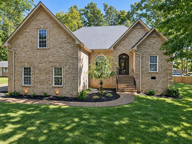 1213 Lake Marie Rd, Gallatin