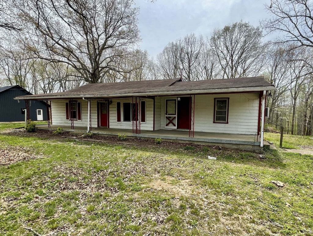 318 Highway 20, Summertown