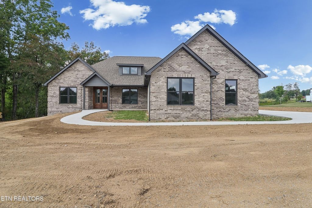 833 Keating Loop, Crossville