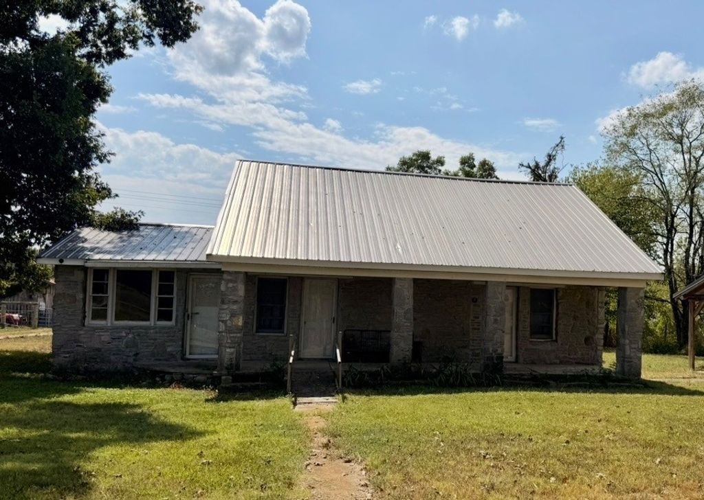 311 Prospect Rd, Fayetteville