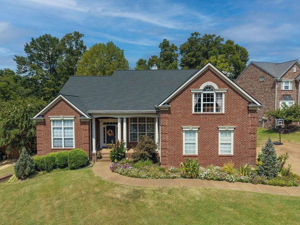 104 Windham Dr, Hendersonville