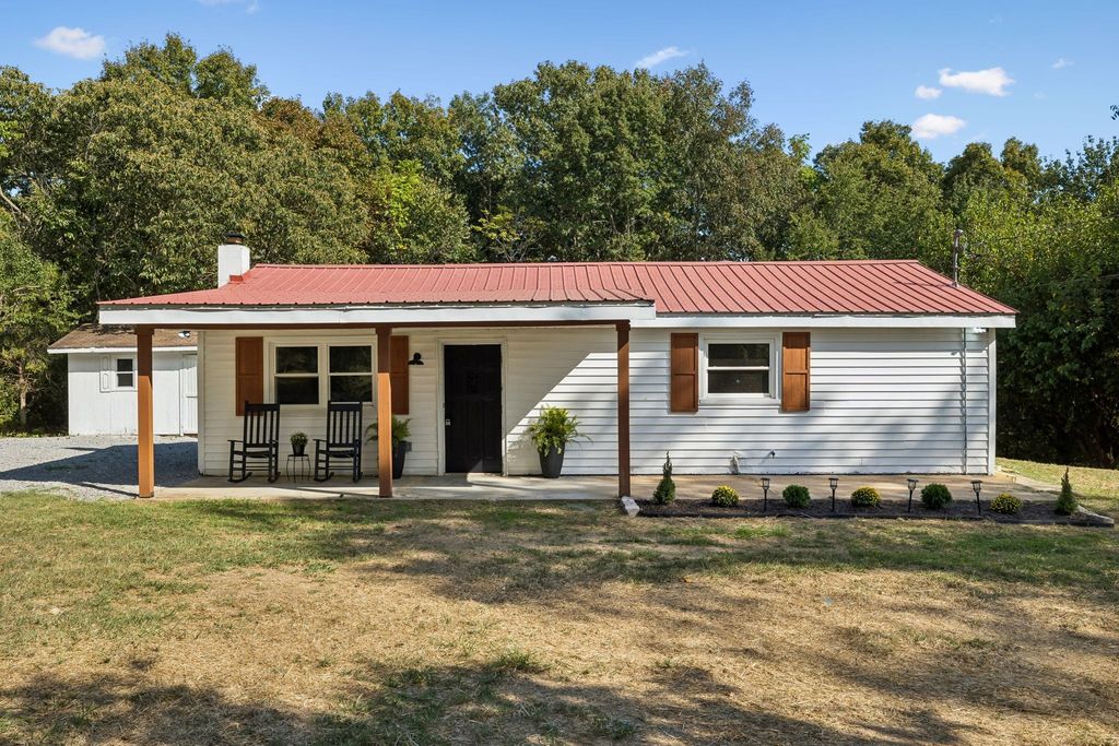 210 Donegan Crossing Rd, Dickson