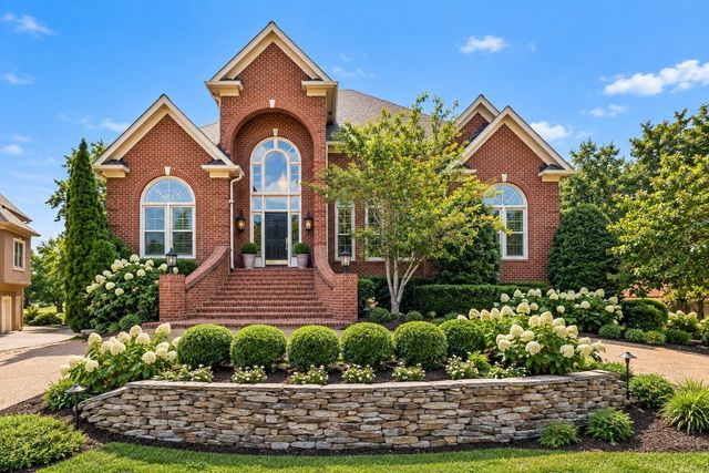 5215 Country Club Dr, Brentwood