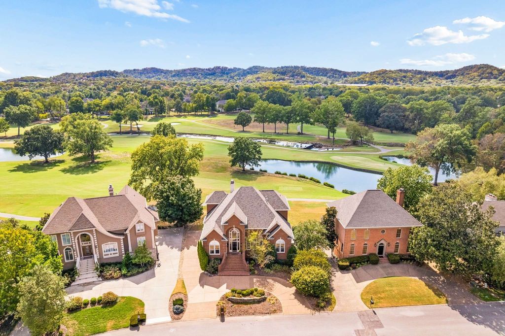 5215 Country Club Dr, Brentwood