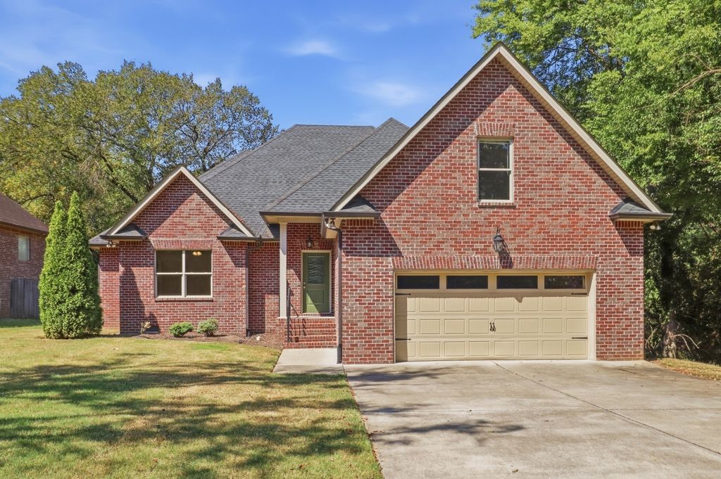 118 Rice Rd, Hendersonville