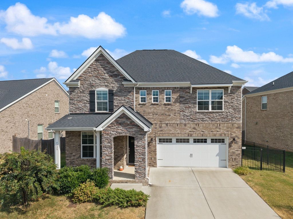 4229 Magnolia Farms Dr, Hermitage