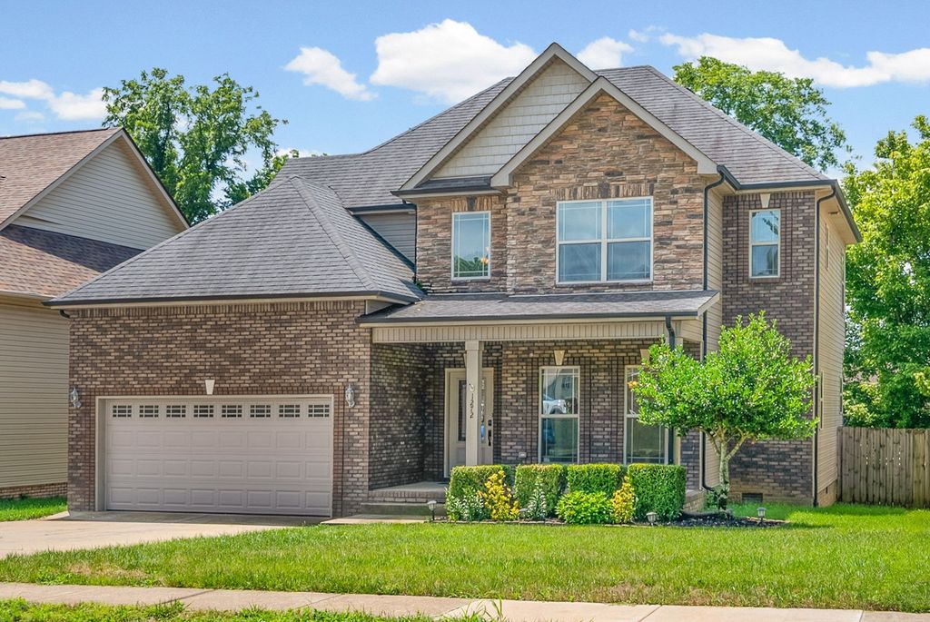 1272 Brigade Dr, Clarksville