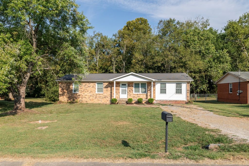 1339 Meadowbrook Dr, Pulaski