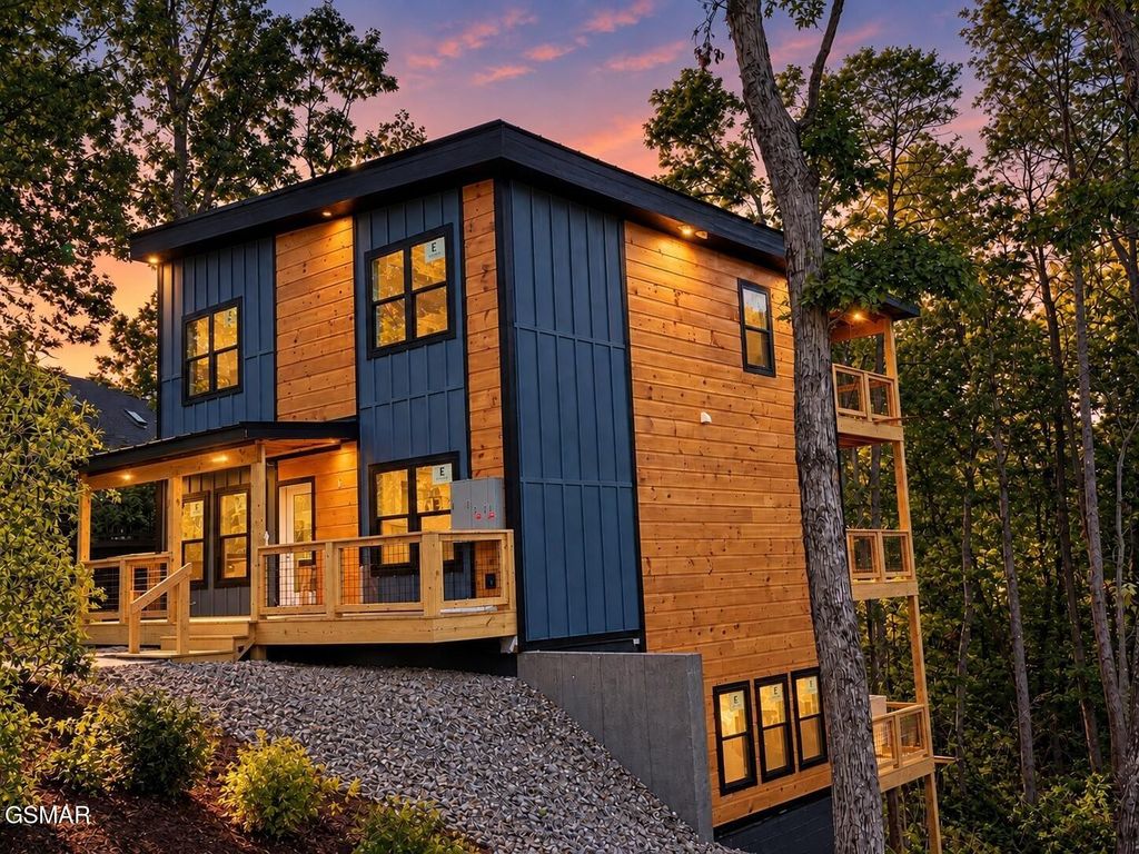 615 Country Oaks Drive, Pigeon Forge