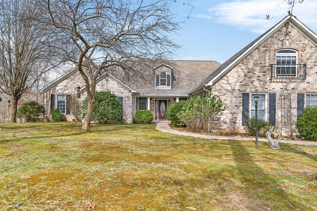 235 Sycamore Bnd, Monterey