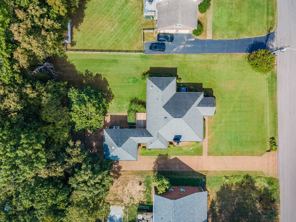 118 Deerfield Dr, Columbia