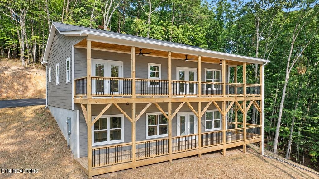 1334 Estates Drive, Seymour