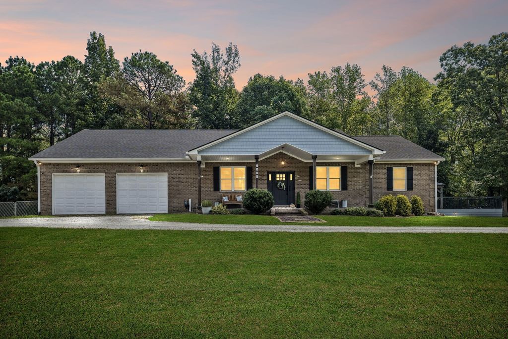 2428 Old Natchez Trace Trl, Camden
