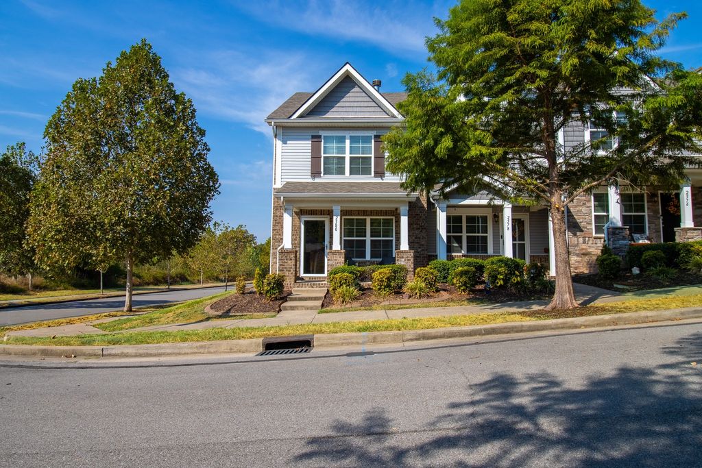 2580 River Trail Dr, Hermitage