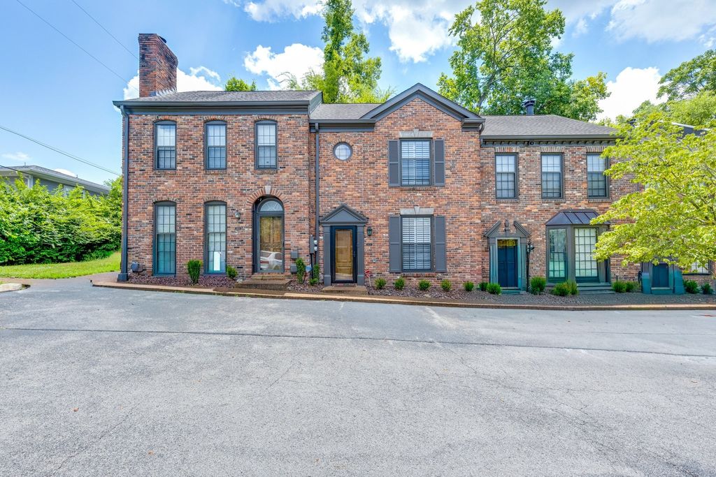 2018 Stokes Ln, Nashville