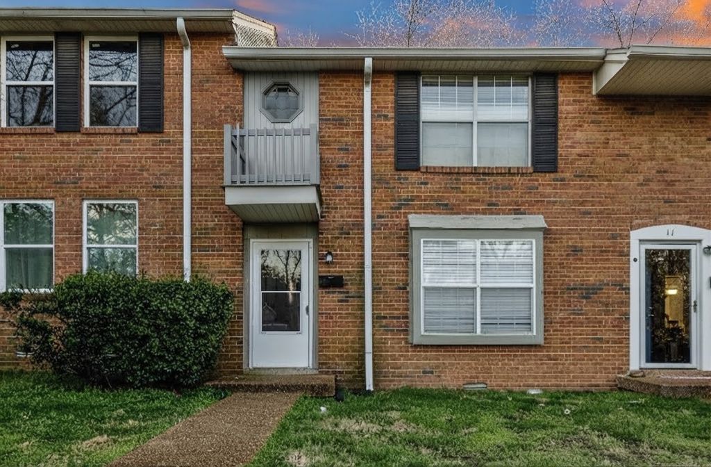 5510 Country Dr 12, Nashville