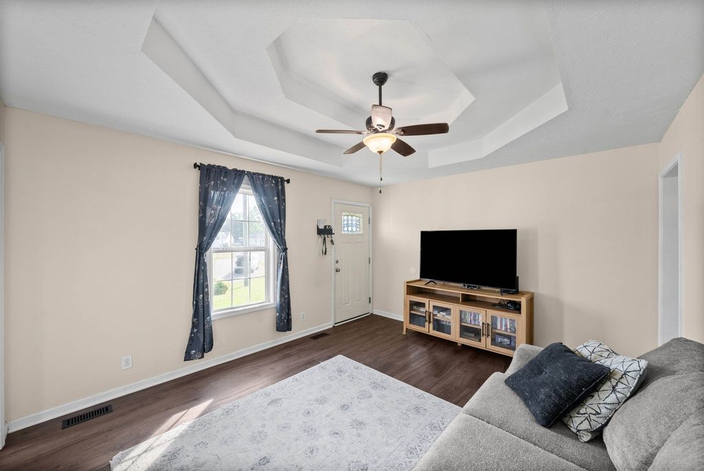 954 Crabapple Ct, Clarksville
