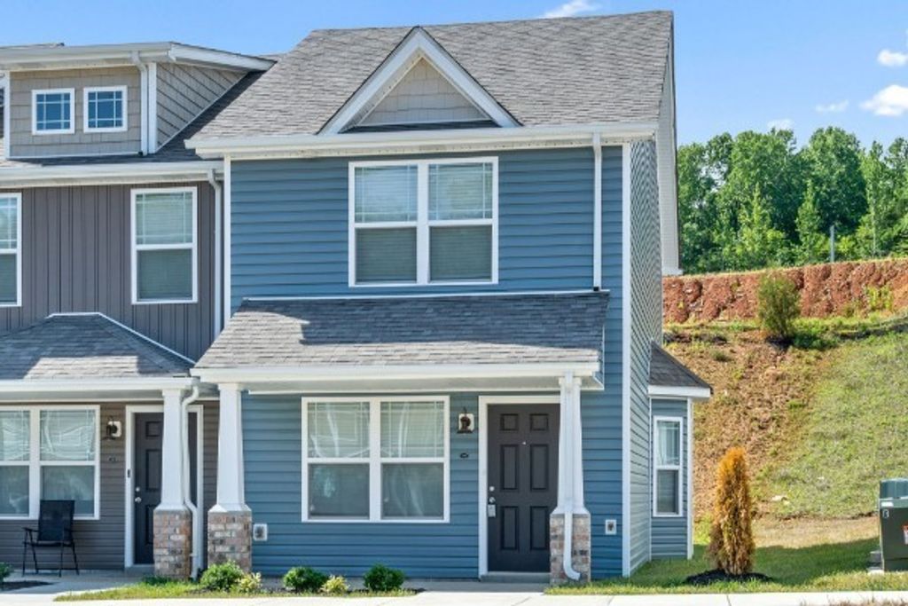 206 Woodland Valley Ln, Clarksville