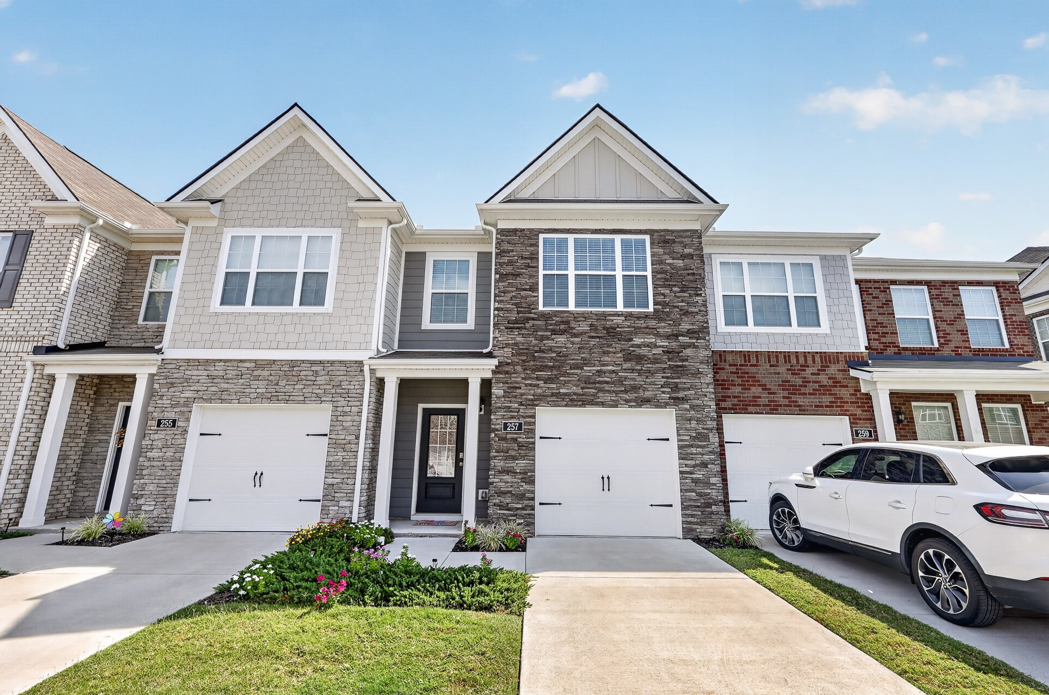 Photo of Listing #3598318