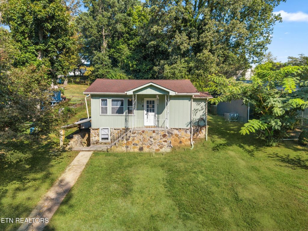613 W 4th Ave, Lenoir City
