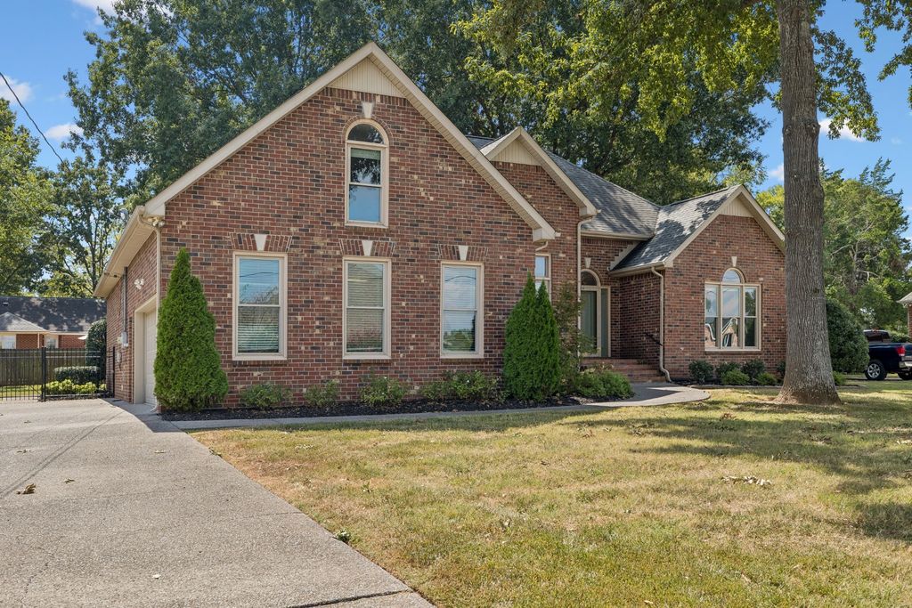 411 Liberty Dr, Smyrna