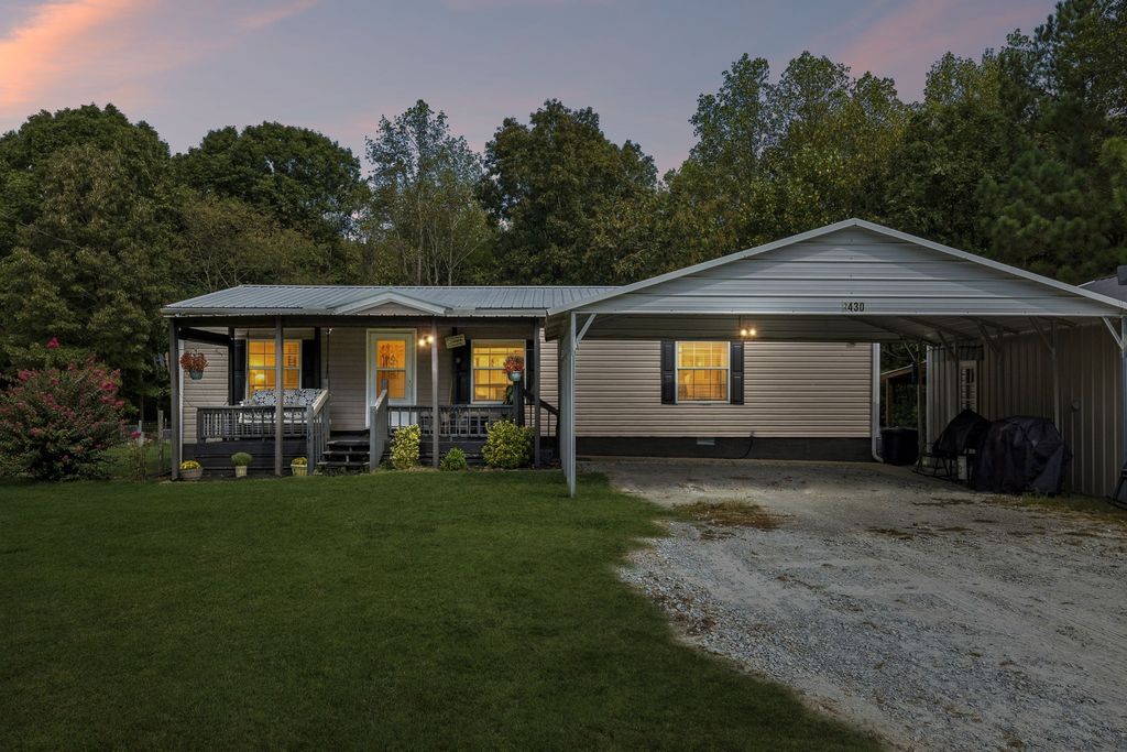 2430 Old Natchez Trace Trl, Camden