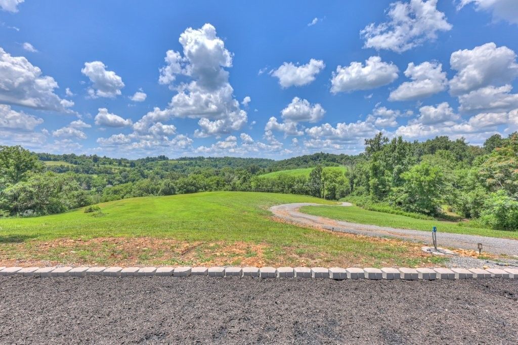 557 Ward Hollow Road, Shelbyville