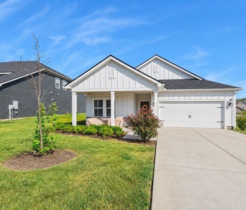 1020 Holland Ridge Way, Lebanon