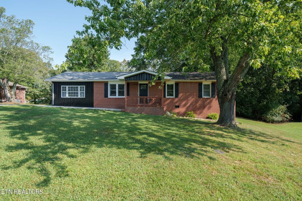 598 Glenwood Circle, Crossville