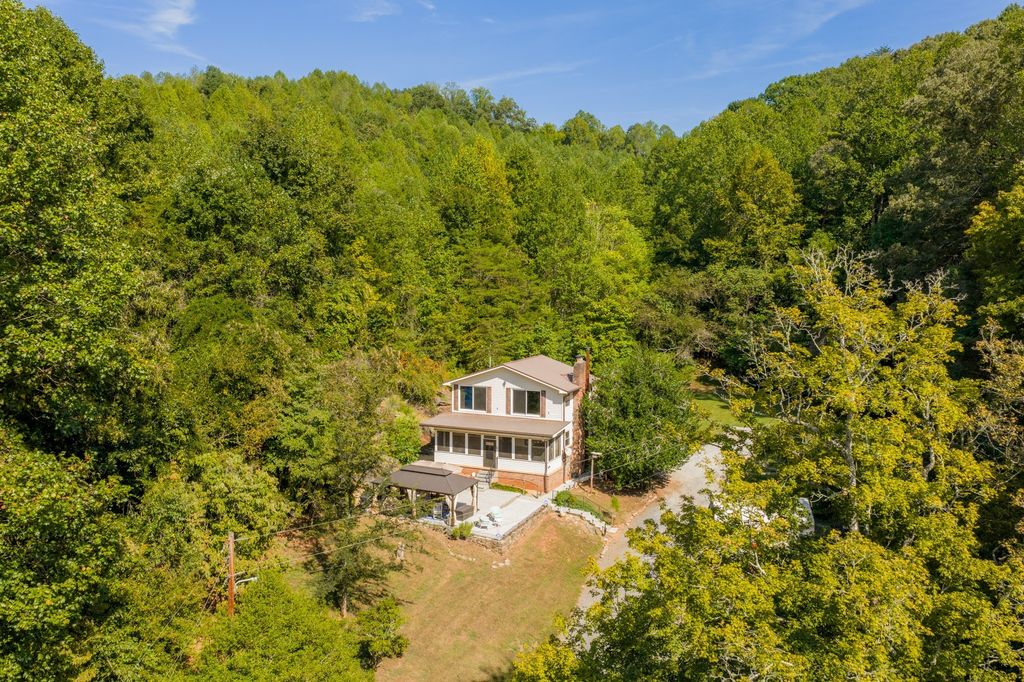 710 Scenic River Rd, Madisonville