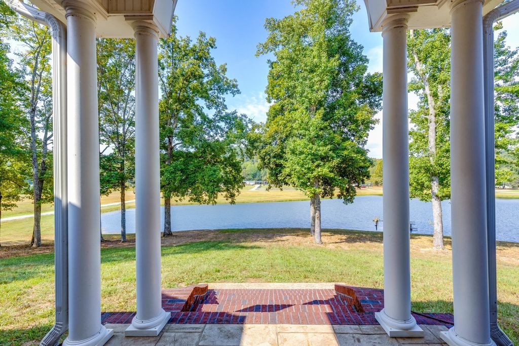 545 Longbranch Rd, Hohenwald