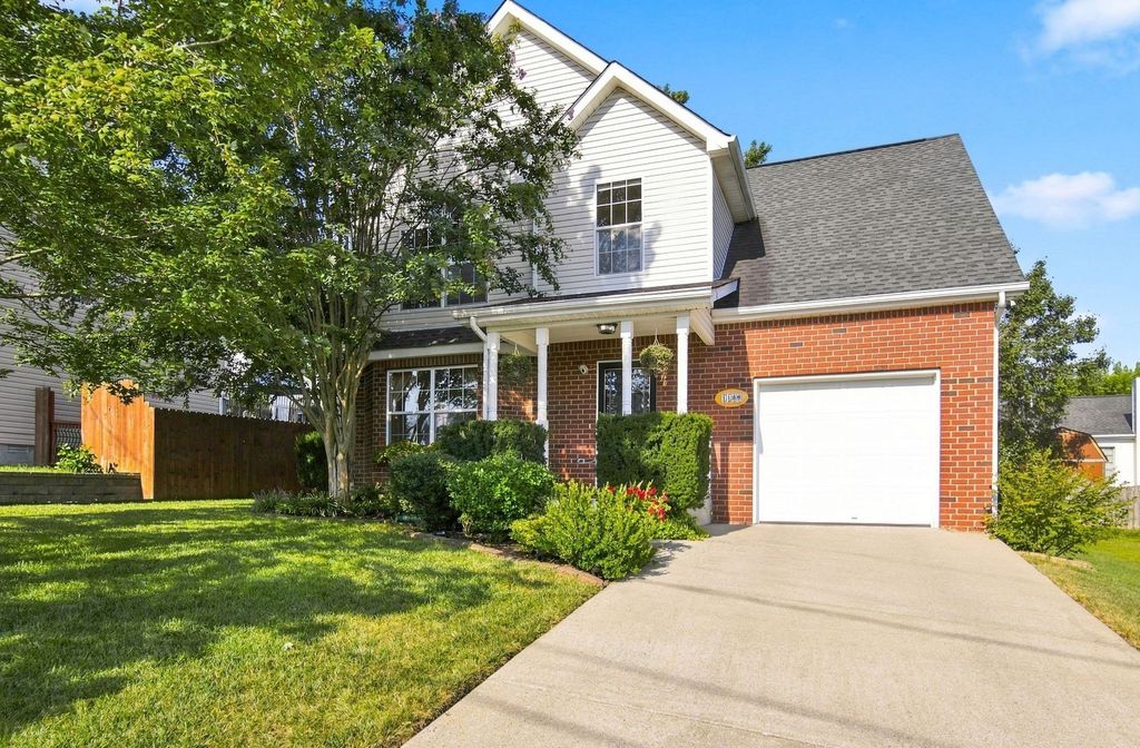 1128 Phelissa Dr, La Vergne