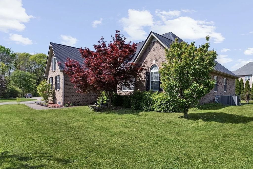 7001 Vineyard Ln, Smyrna