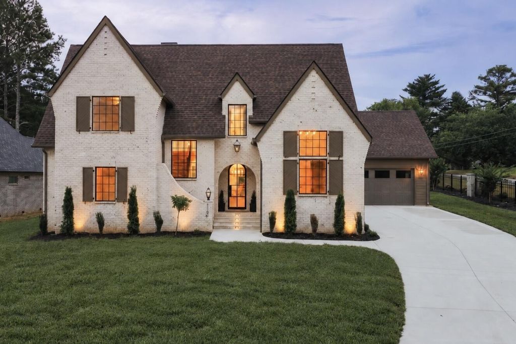 3106 Creekwood Trail Nw, Cleveland
