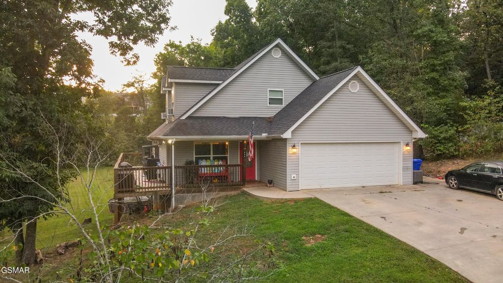 832 Catherine Crisp Drive, Kodak